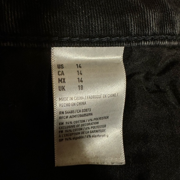 AMERICAN EAGLE tomgirl midi black distressed shorts - Picture 6 of 7